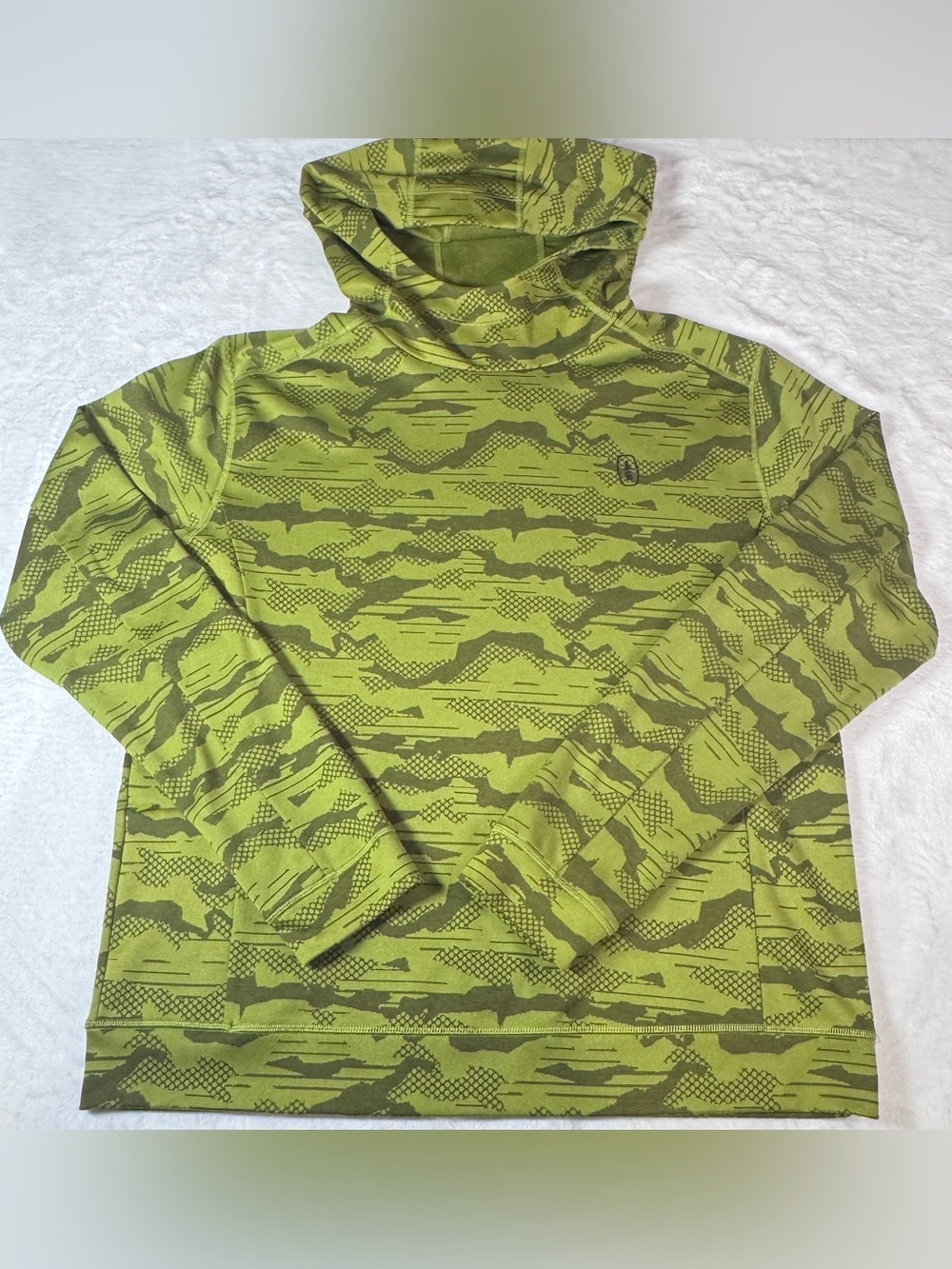 Bass Outdoor Men’s Large Green Camo Hoodie